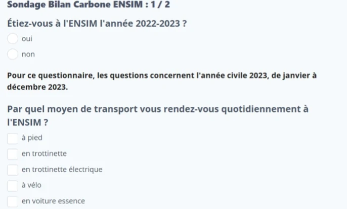 Formulaire en ligne&nbsp;: une question sur la présence à l’école en 2022-2023, puis le moyen de transport quotidien avec des cases à cocher.